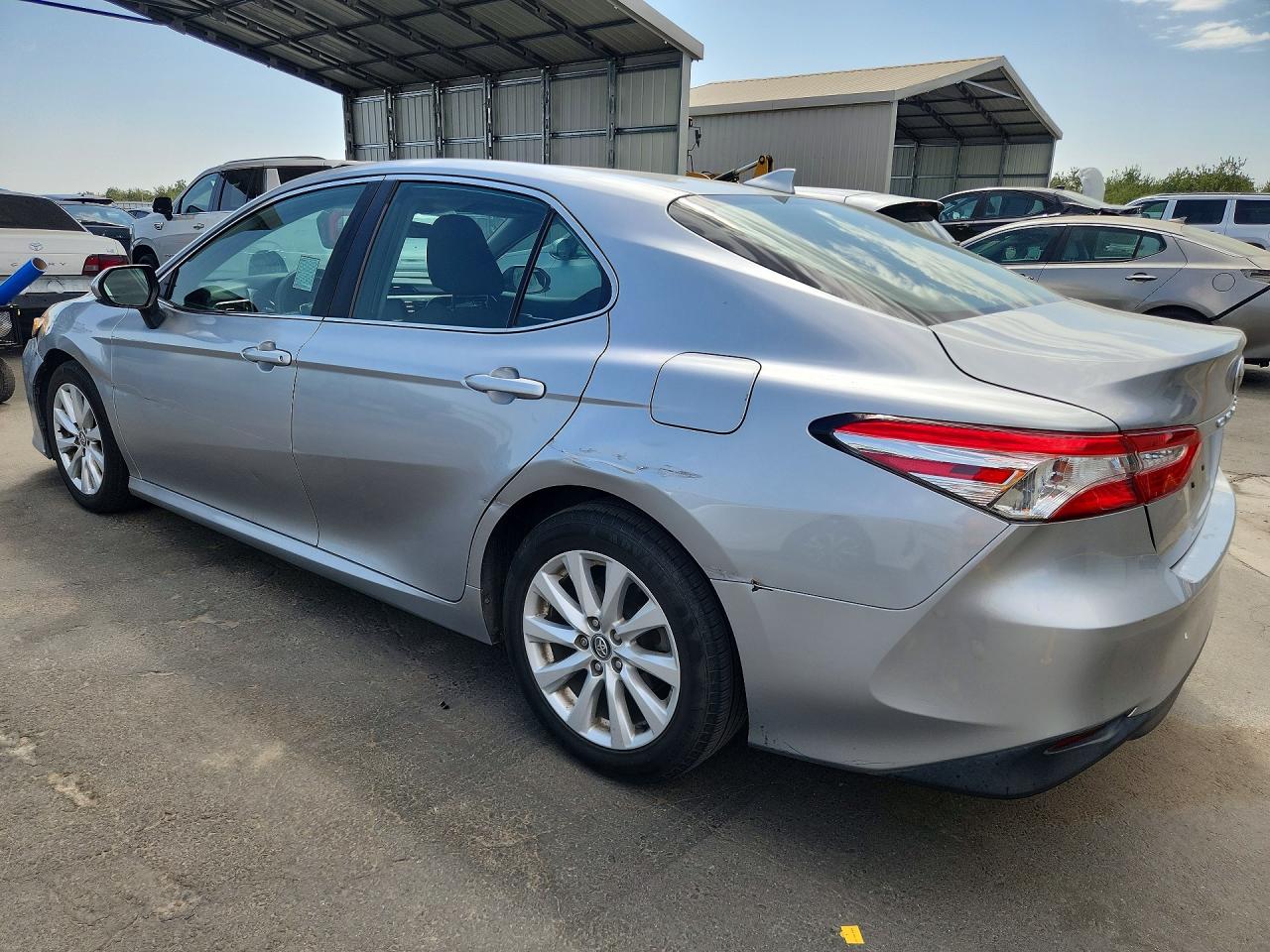 2020 TOYOTA CAMRY LE — снимка 2