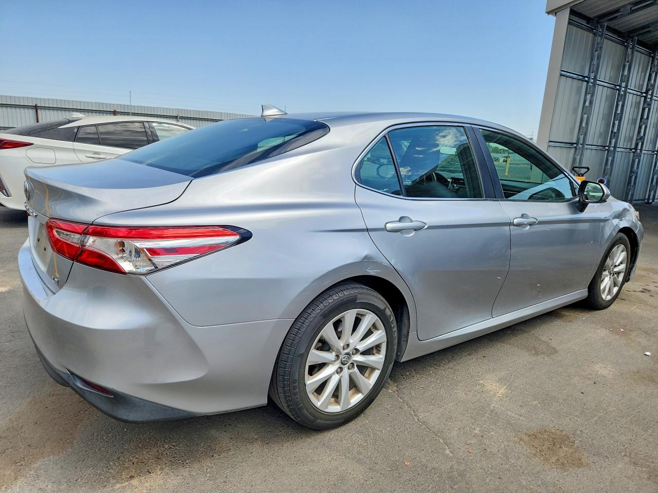 2020 TOYOTA CAMRY LE — снимка 3