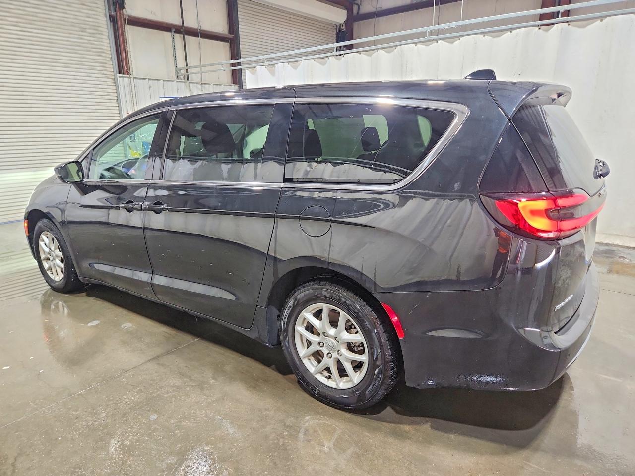 2024 CHRYSLER PACIFICA TOURING L — снимка 2