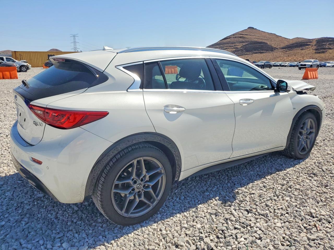 2017 INFINITI QX30 PREMIUM — снимка 3
