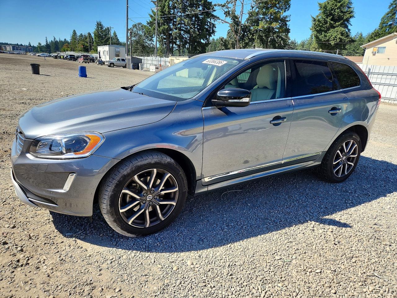 2017 VOLVO XC60 T6 DYNAMIC