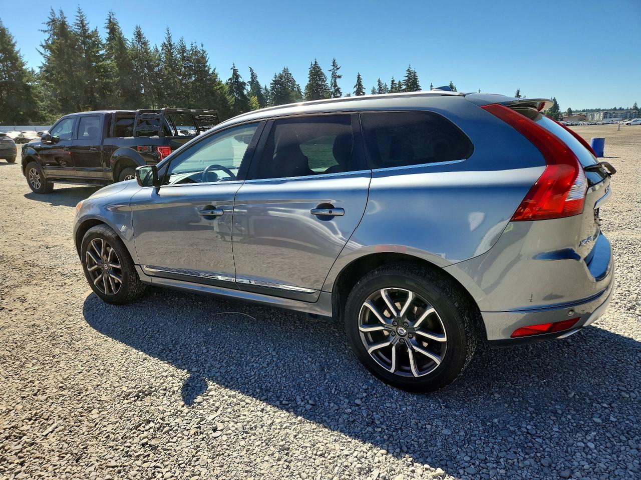 2017 VOLVO XC60 T6 DYNAMIC — снимка 2