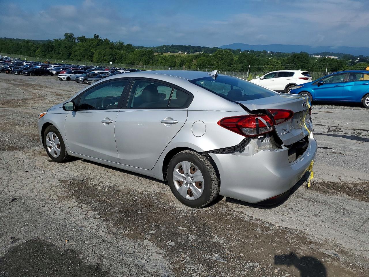 2017 KIA FORTE LX — снимка 2