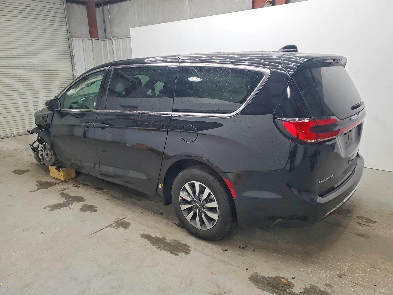 2025 CHRYSLER PACIFICA HYBRID SELECT — снимка 2
