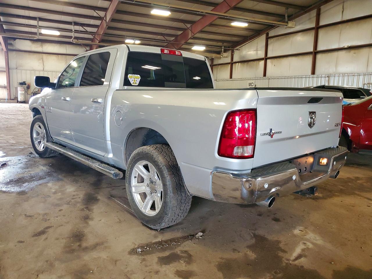 2017 RAM 1500 SLT — снимка 2