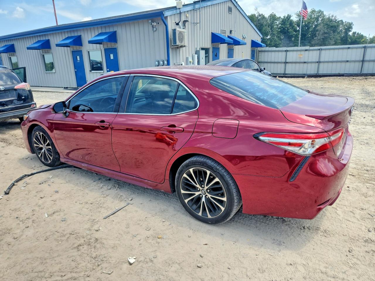 2018 TOYOTA CAMRY SE — снимка 2
