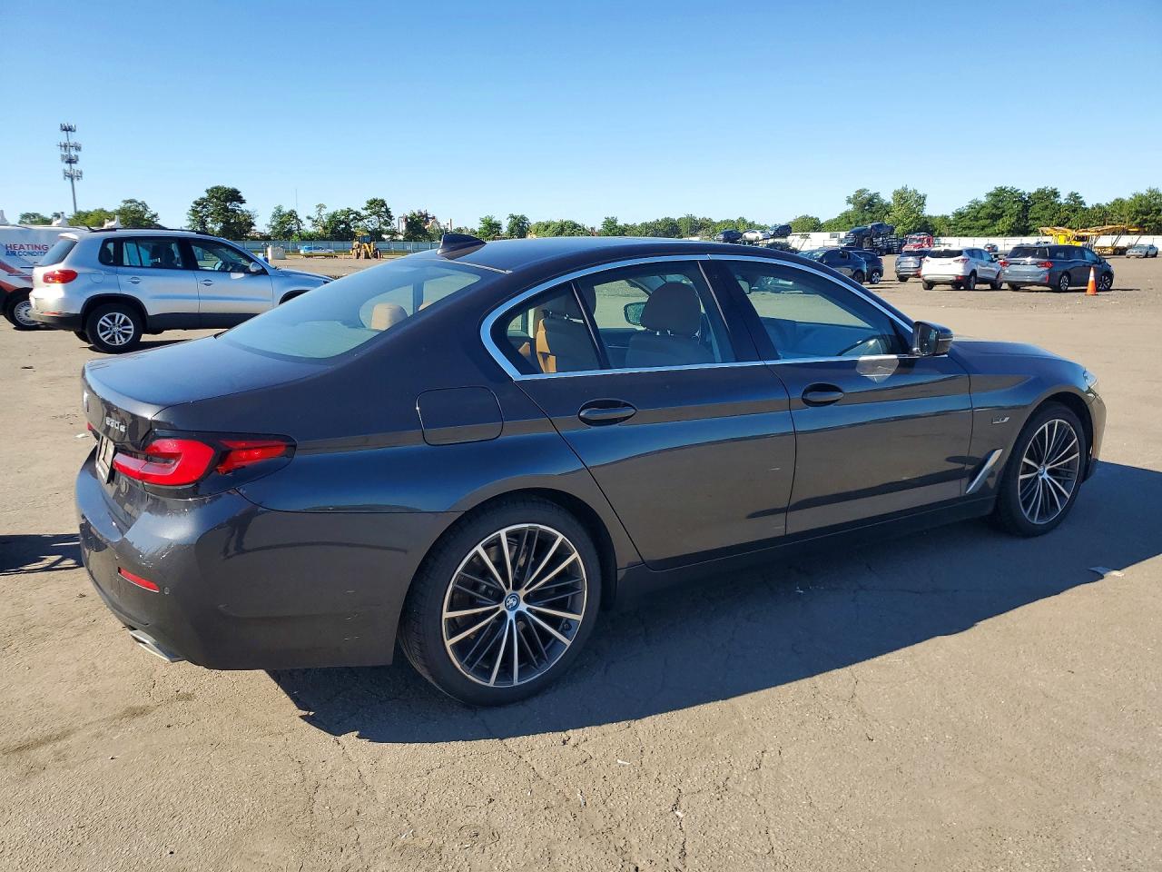 2022 BMW 530XE — снимка 3
