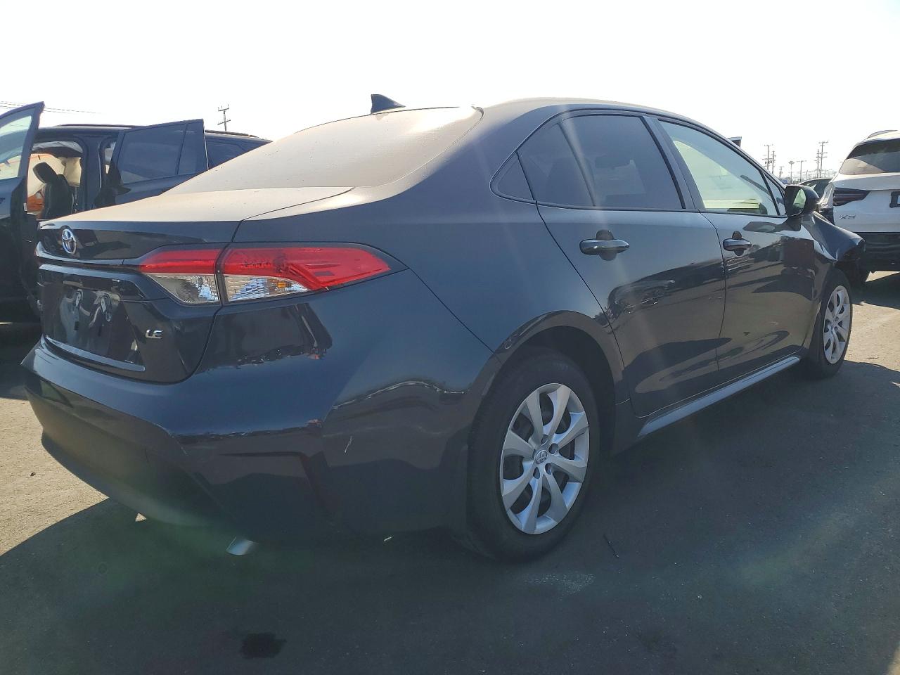 2026 TOYOTA COROLLA LE — снимка 3