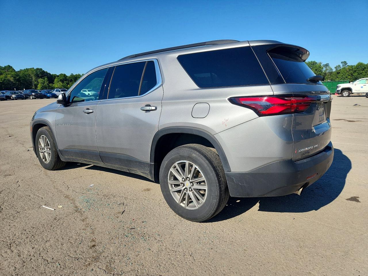 2023 CHEVROLET TRAVERSE LT — снимка 2
