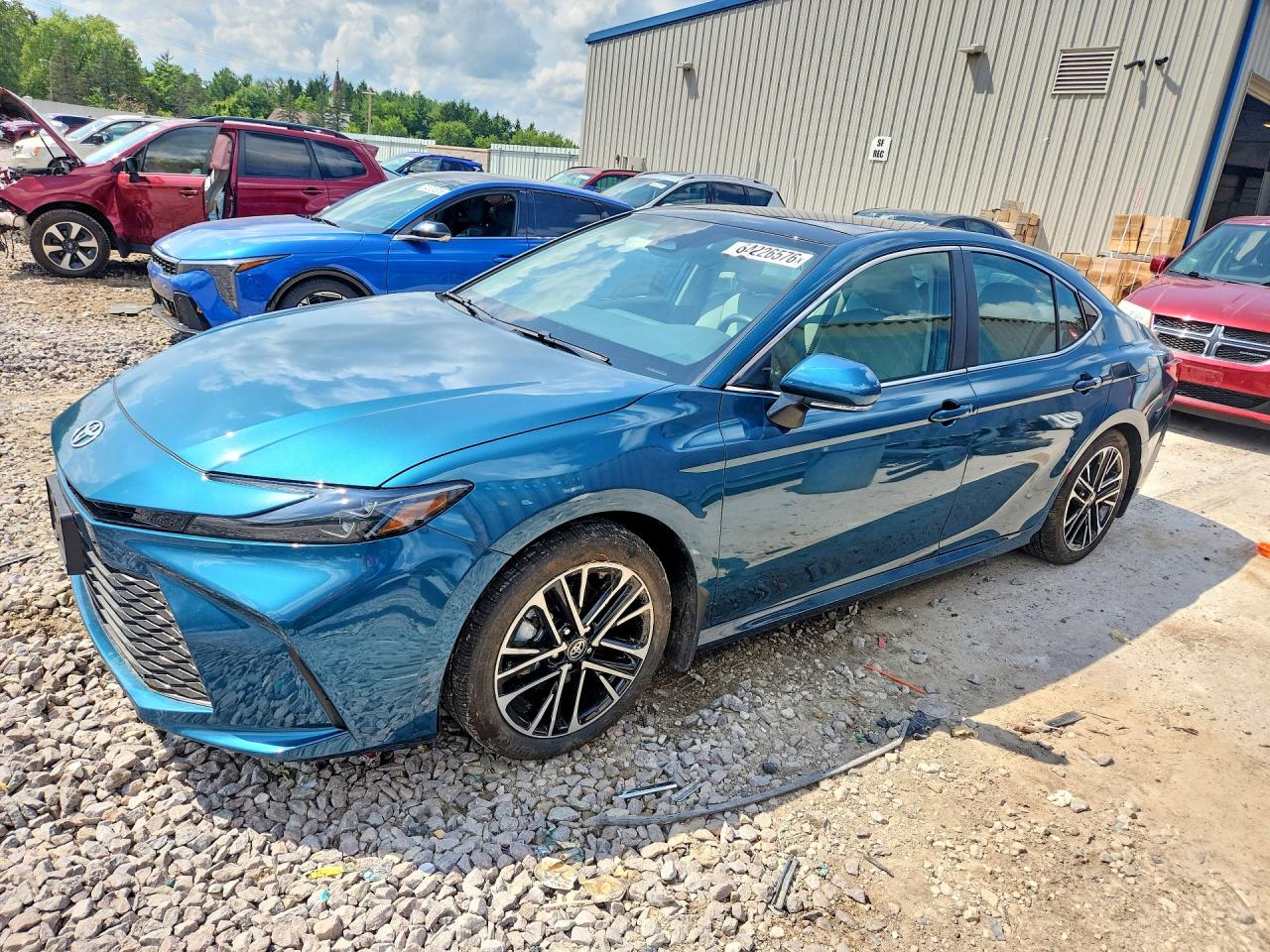 2025 TOYOTA CAMRY XLE
