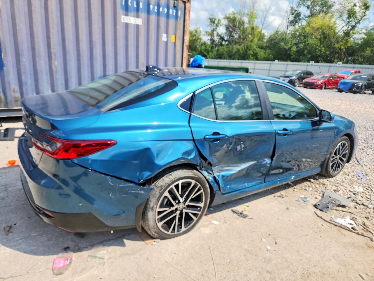 2025 TOYOTA CAMRY XLE — снимка 3