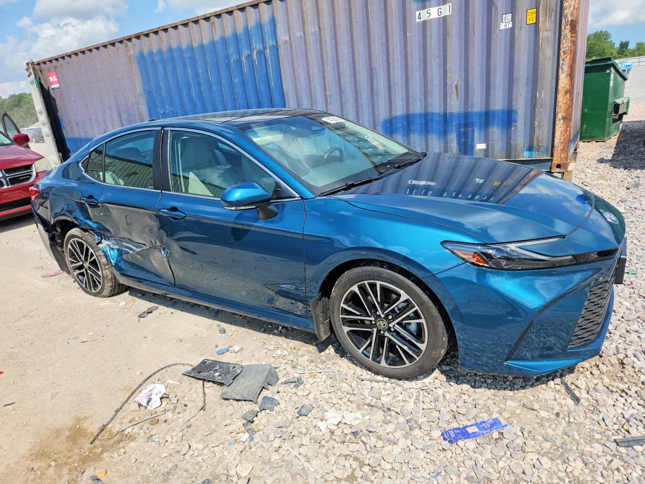 2025 TOYOTA CAMRY XLE — снимка 4