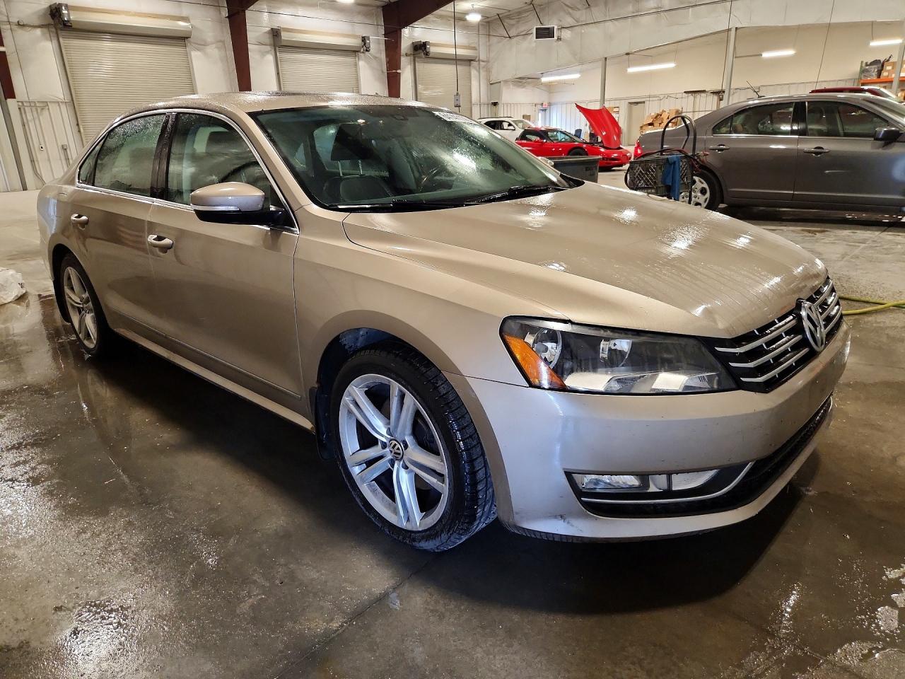 2015 VOLKSWAGEN PASSAT SEL — снимка 4