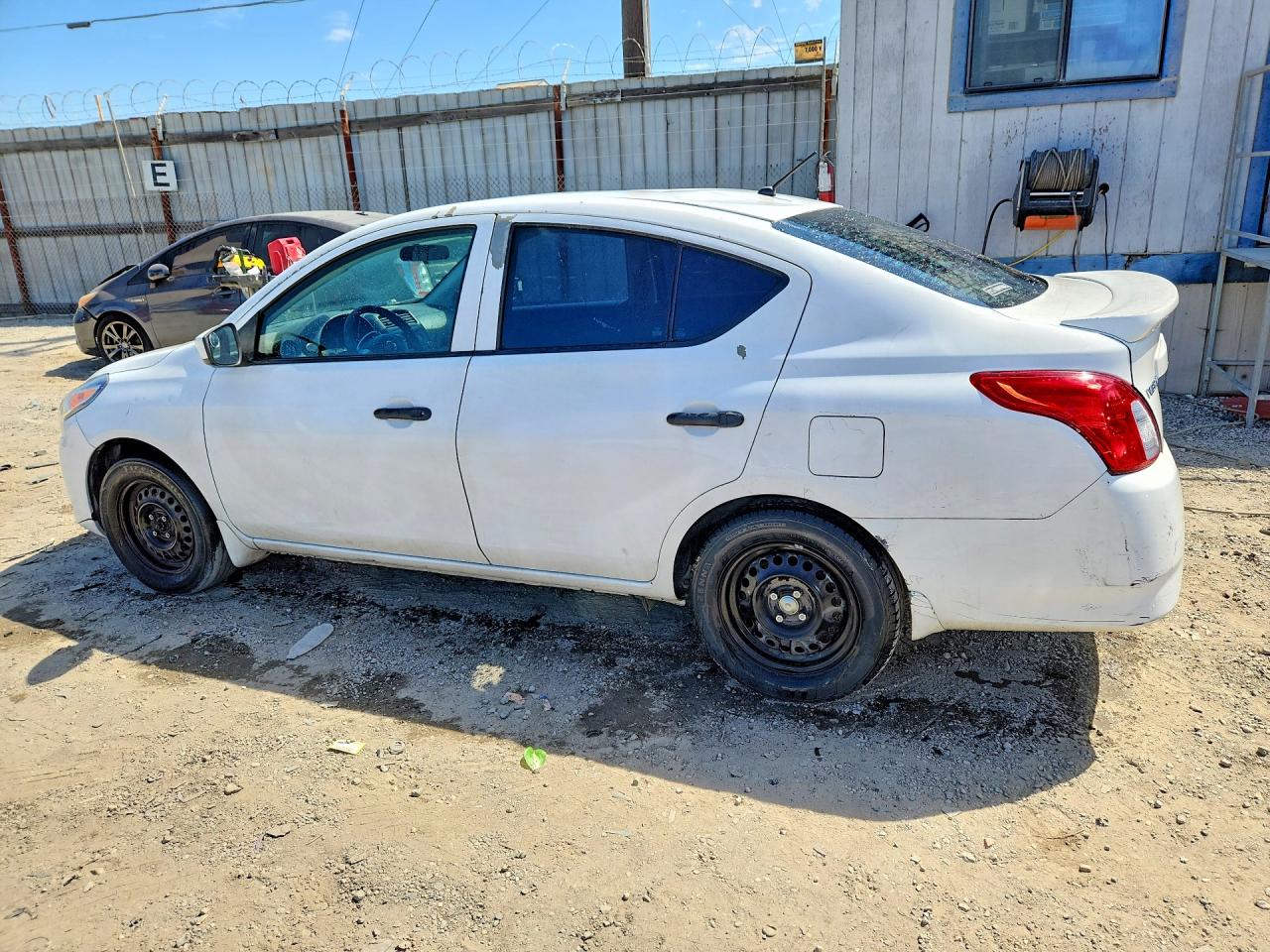 2017 NISSAN VERSA 1.6 S PLUS — снимка 2
