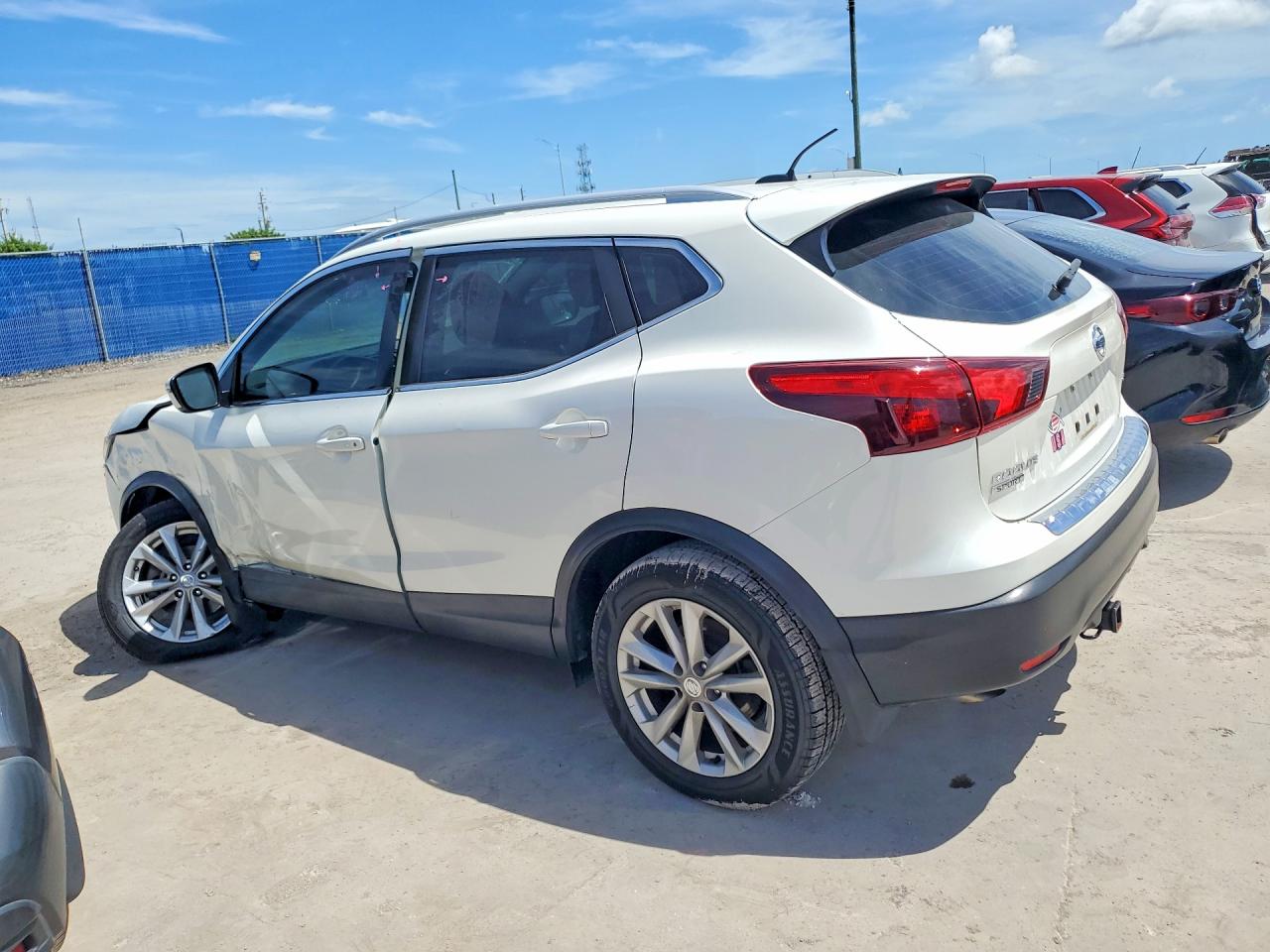 2018 NISSAN ROGUE SPORT SV — снимка 2