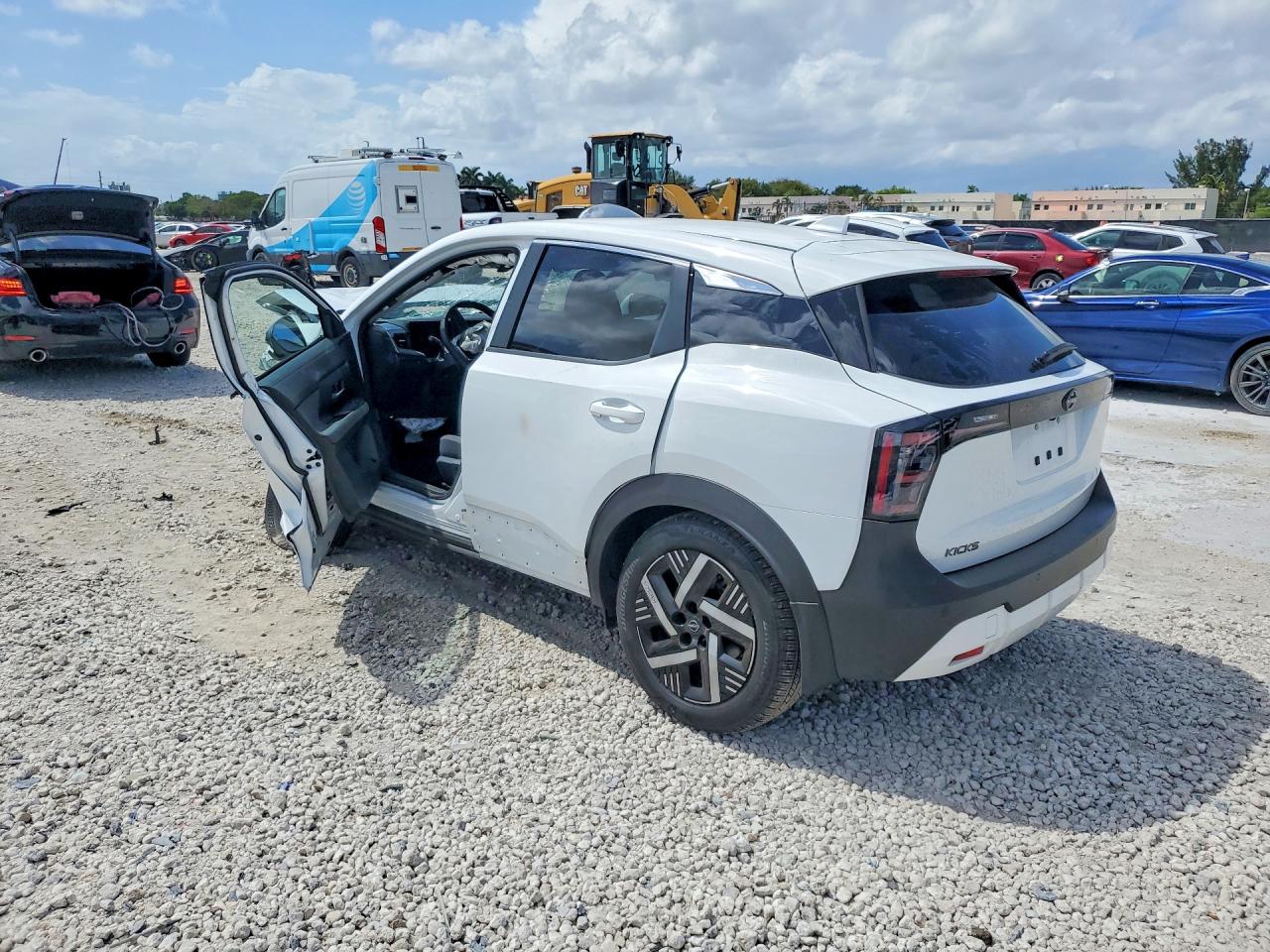2025 NISSAN KICKS SV — снимка 2