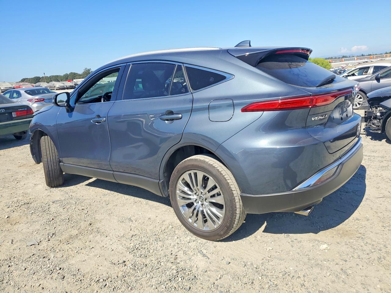 2022 TOYOTA VENZA XLE — снимка 2