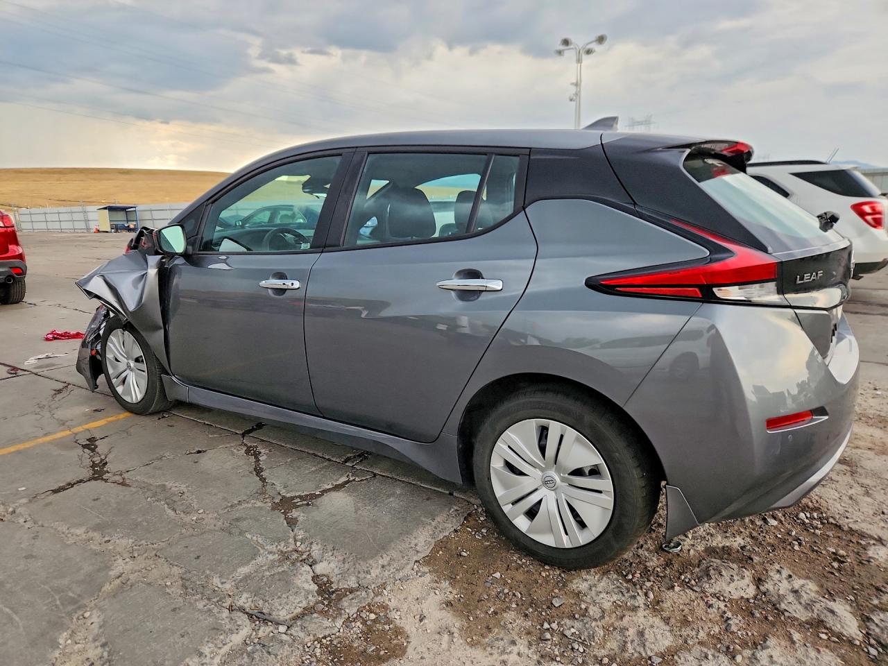2025 NISSAN LEAF S — снимка 2