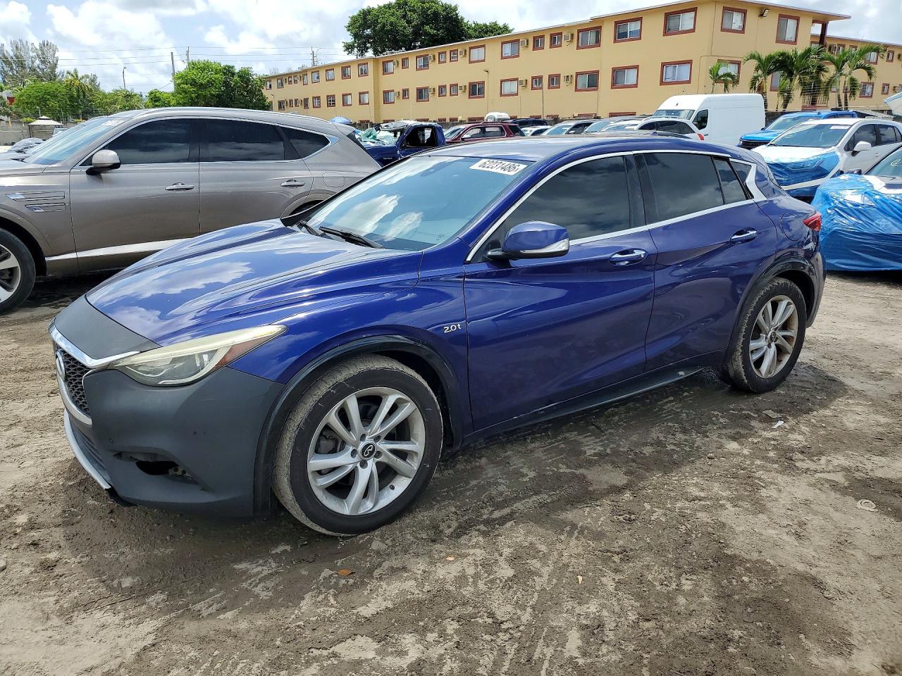 2017 INFINITI QX30 BASE