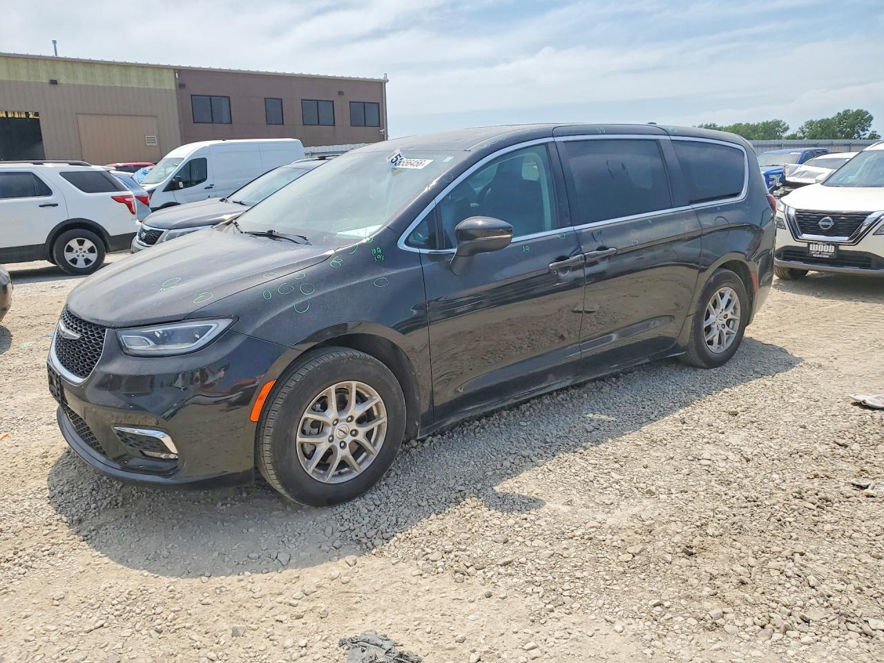 2023 CHRYSLER PACIFICA TOURING L