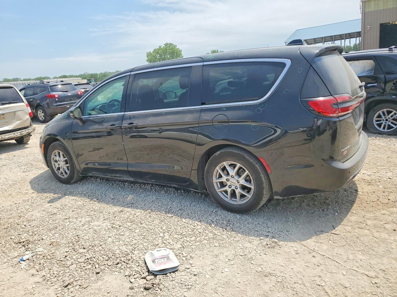 2023 CHRYSLER PACIFICA TOURING L — снимка 2