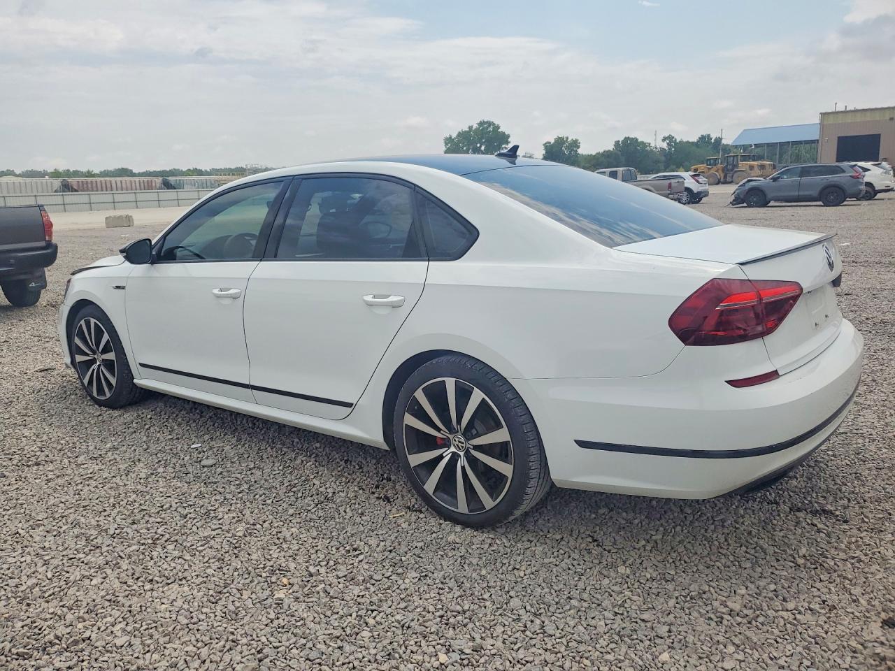 2018 VOLKSWAGEN PASSAT GT — снимка 2