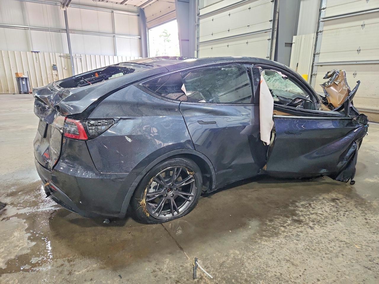 2024 TESLA MODEL Y — снимка 3