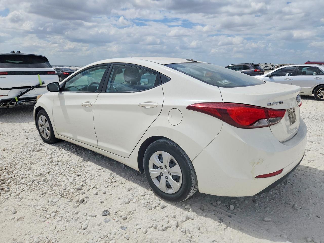 2016 HYUNDAI ELANTRA — снимка 2