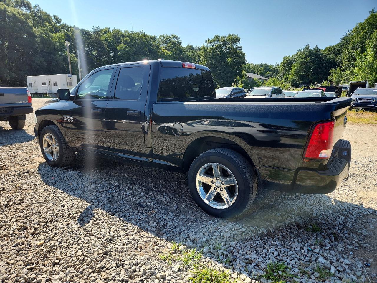 2017 RAM 1500 ST — снимка 2