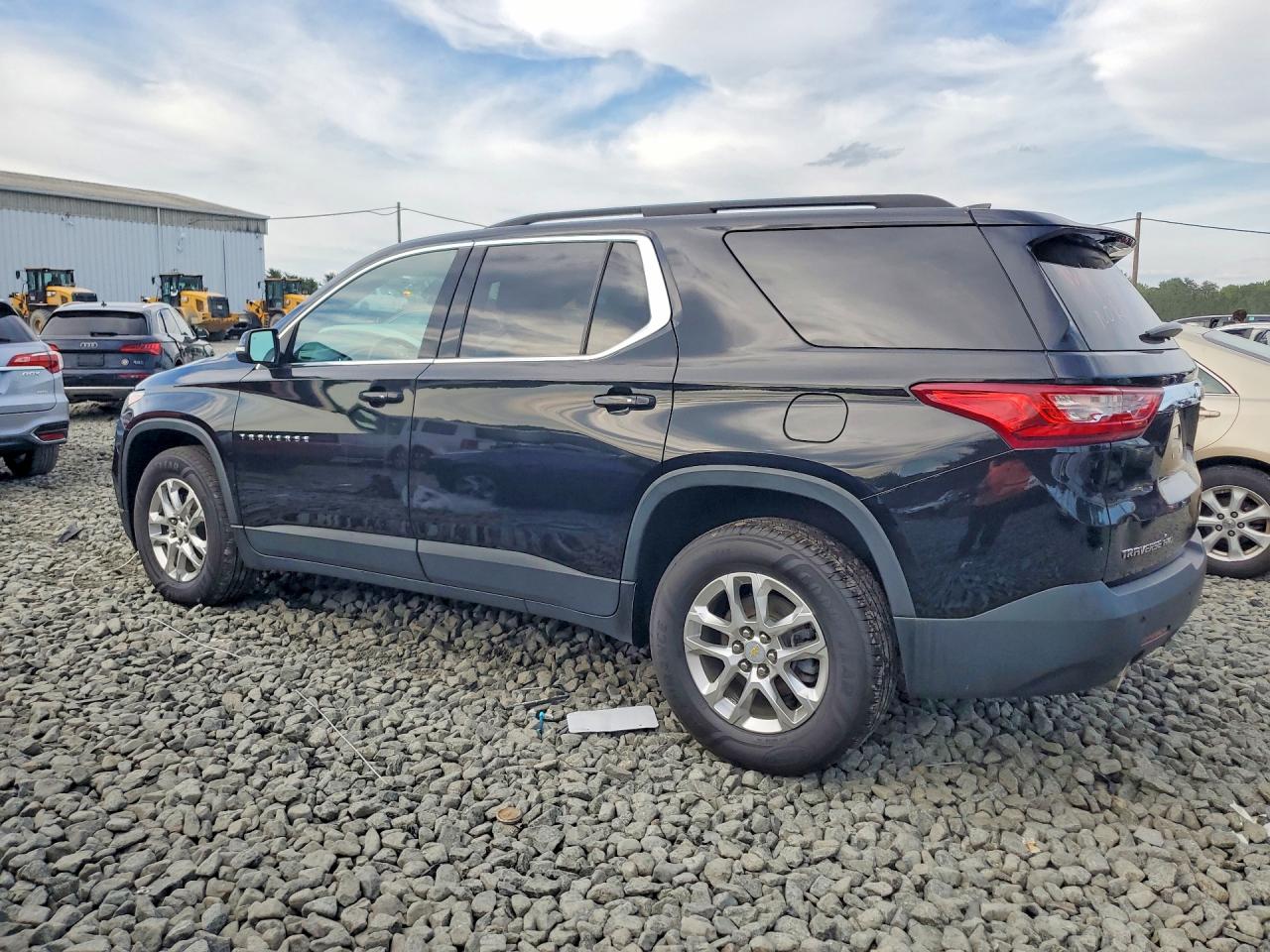 2021 CHEVROLET TRAVERSE LT — снимка 2