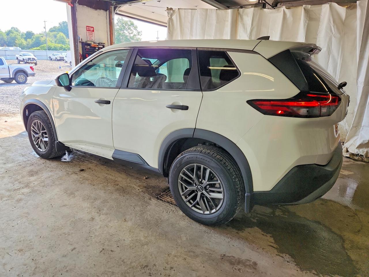 2022 NISSAN ROGUE S — снимка 2