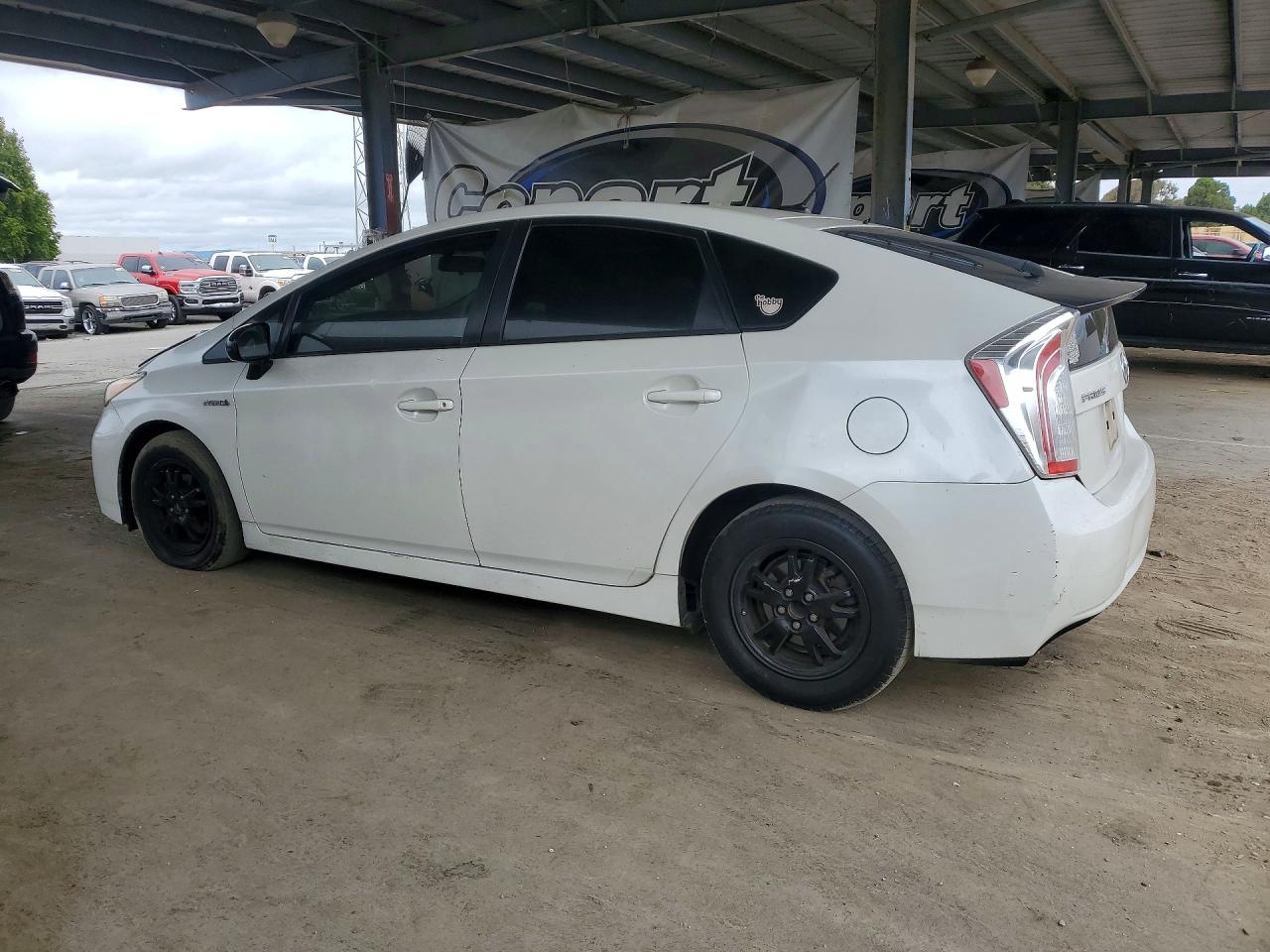 2015 TOYOTA PRIUS THREE — снимка 2