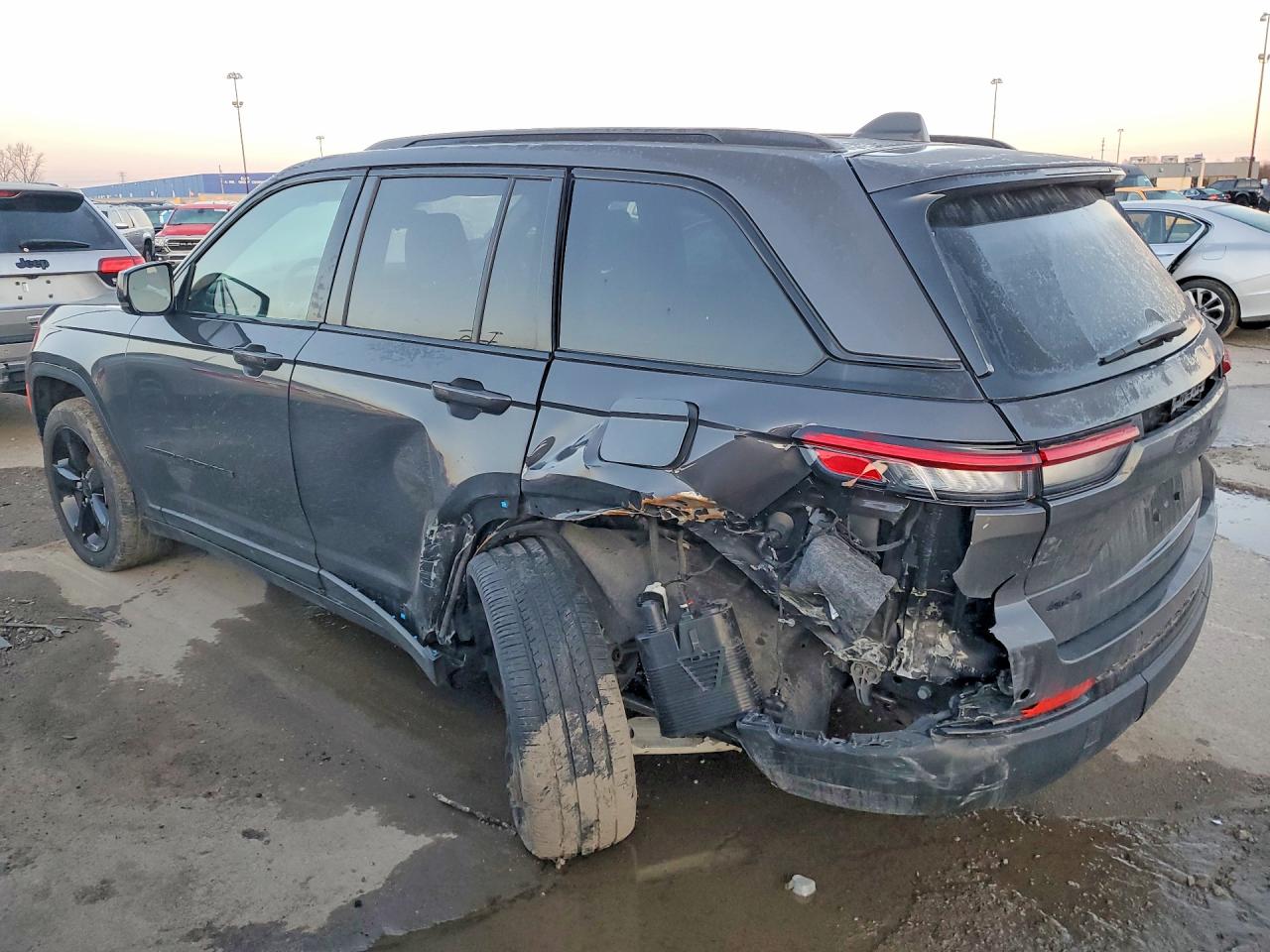 2024 JEEP GRAND CHEROKEE LAREDO — снимка 2