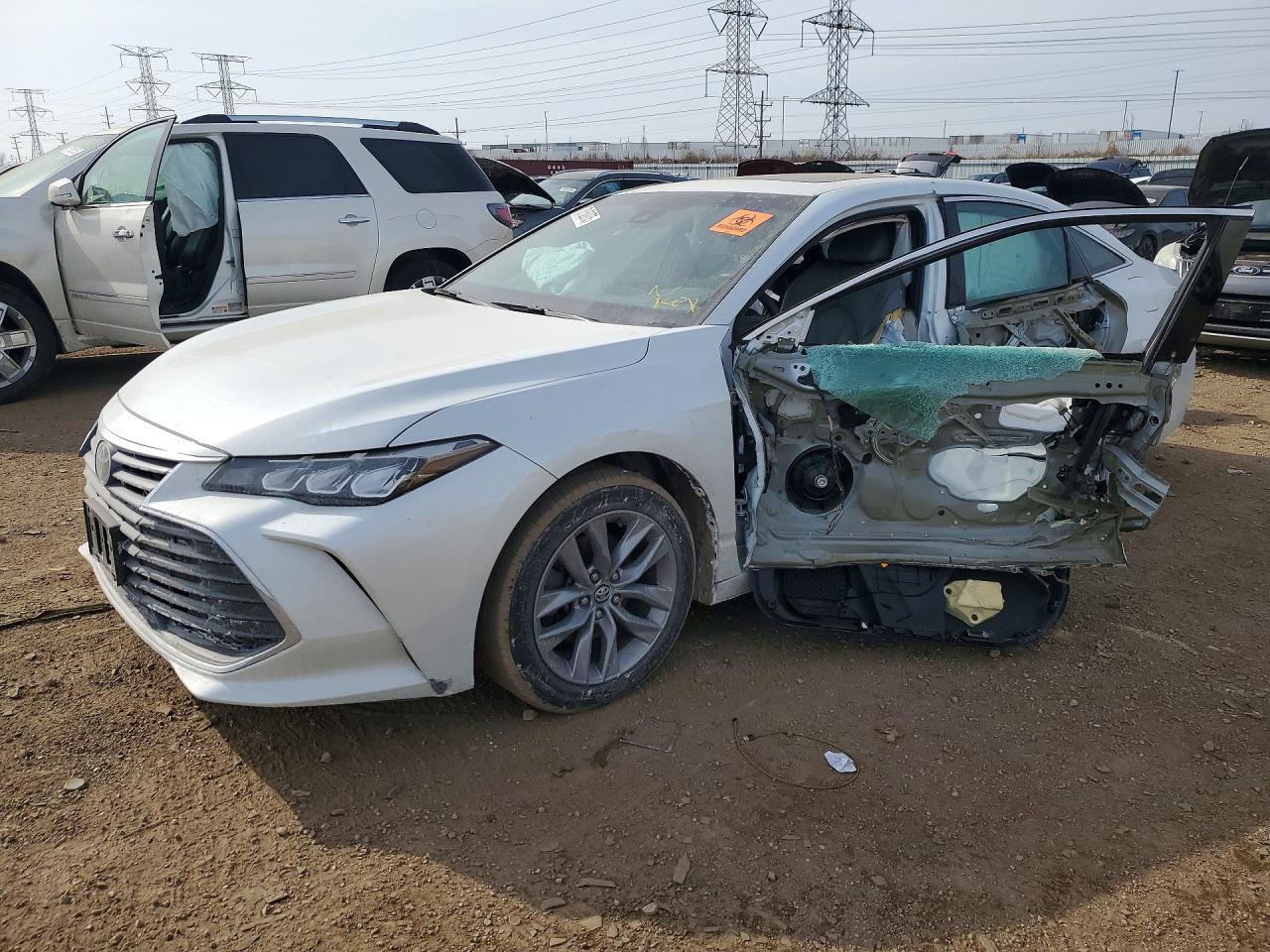 2020 TOYOTA AVALON XLE