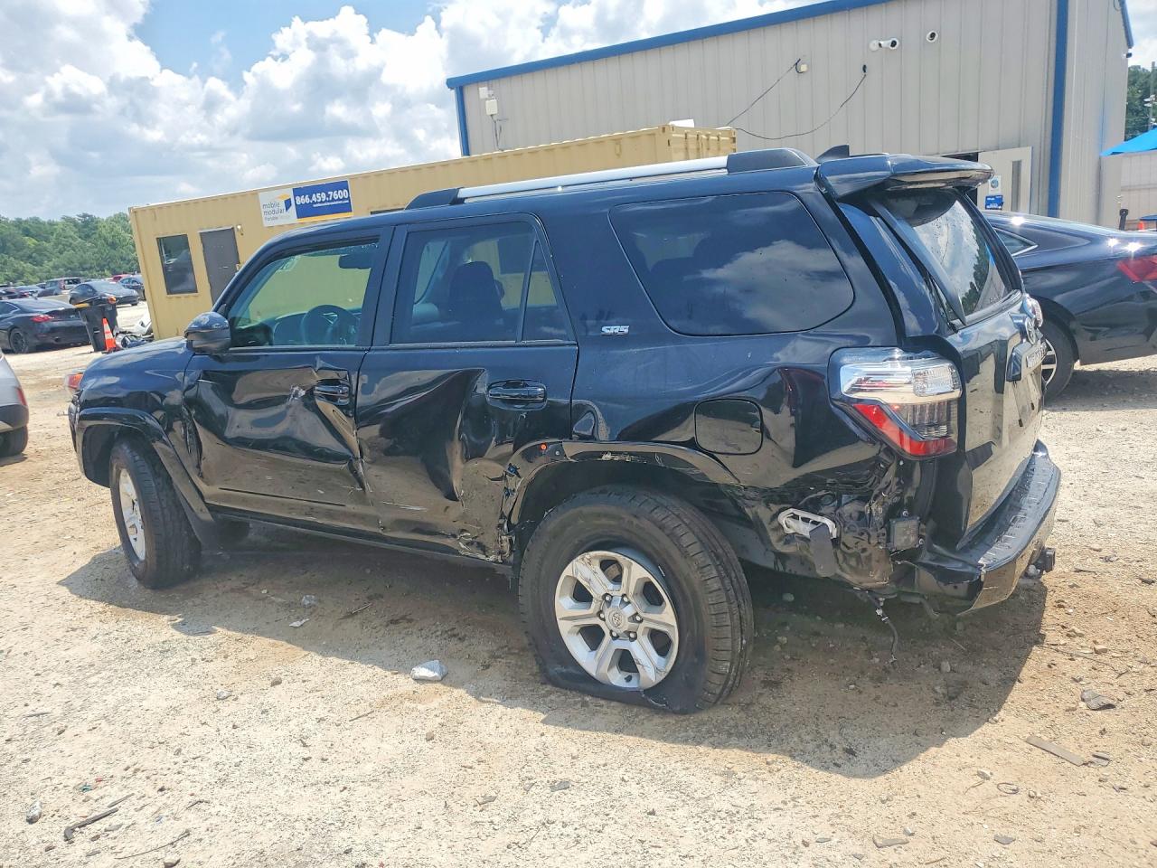 2024 TOYOTA 4RUNNER SR5 — снимка 2