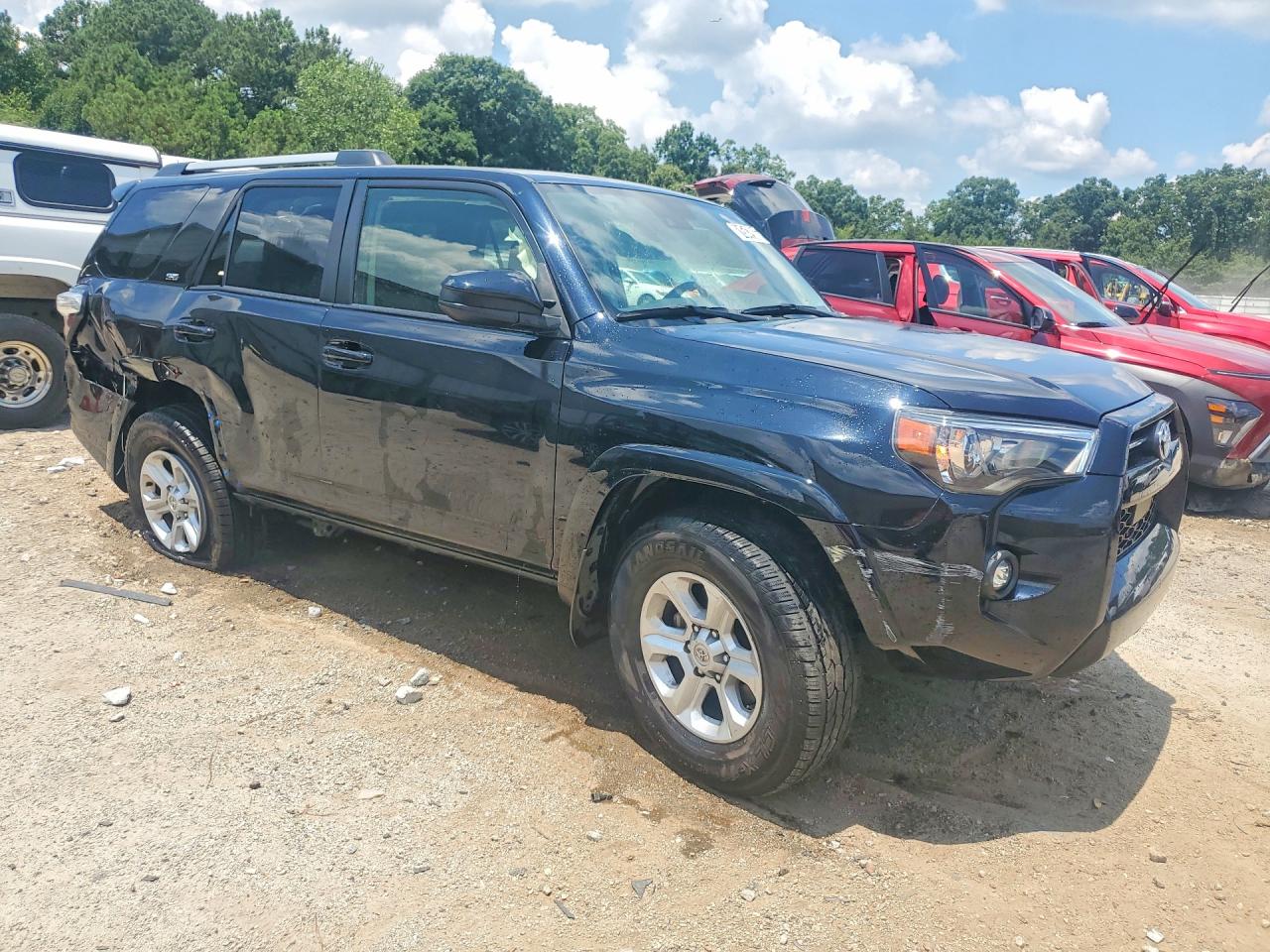2024 TOYOTA 4RUNNER SR5 — снимка 4