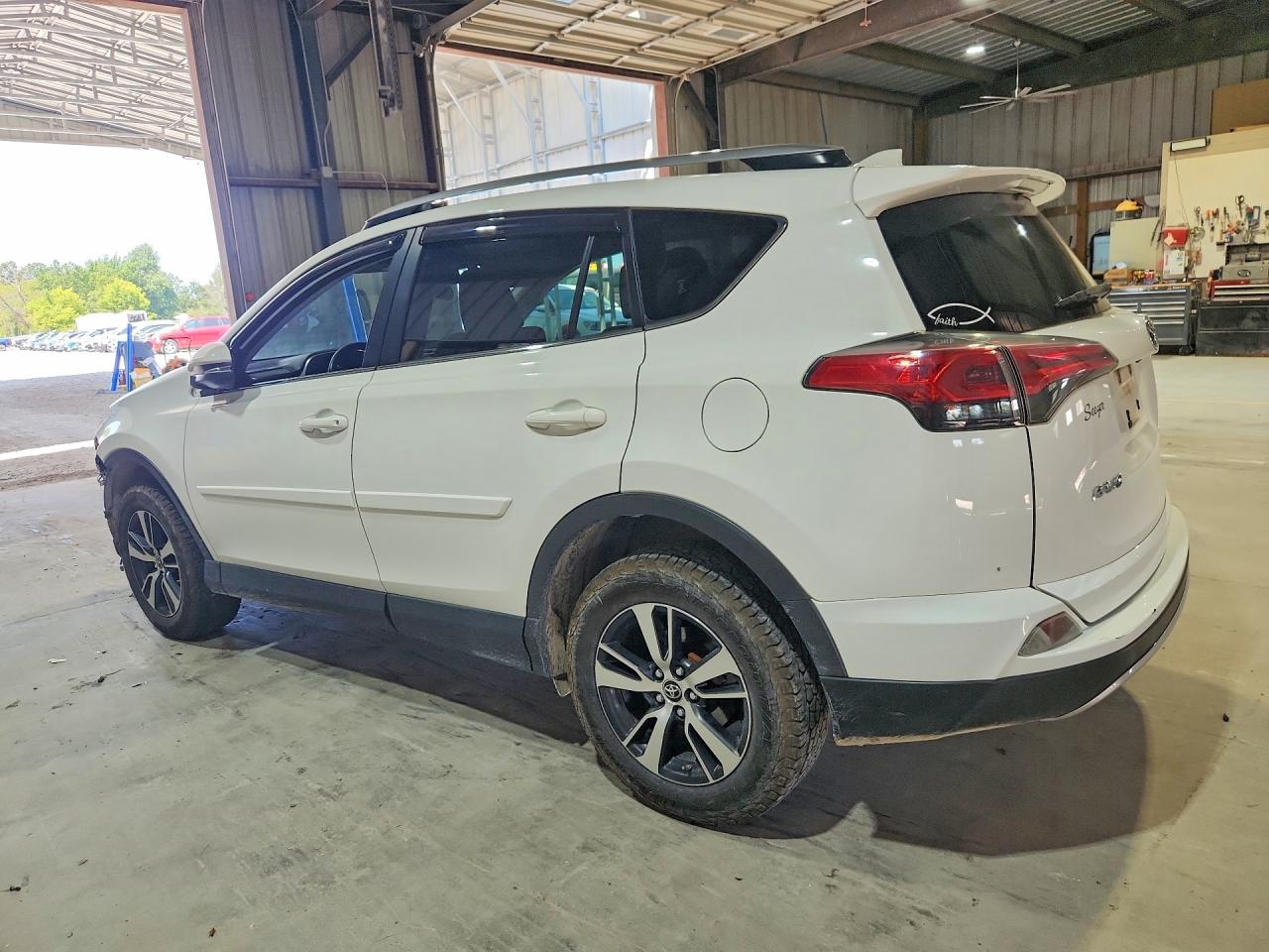 2018 TOYOTA RAV4 XLE — снимка 2