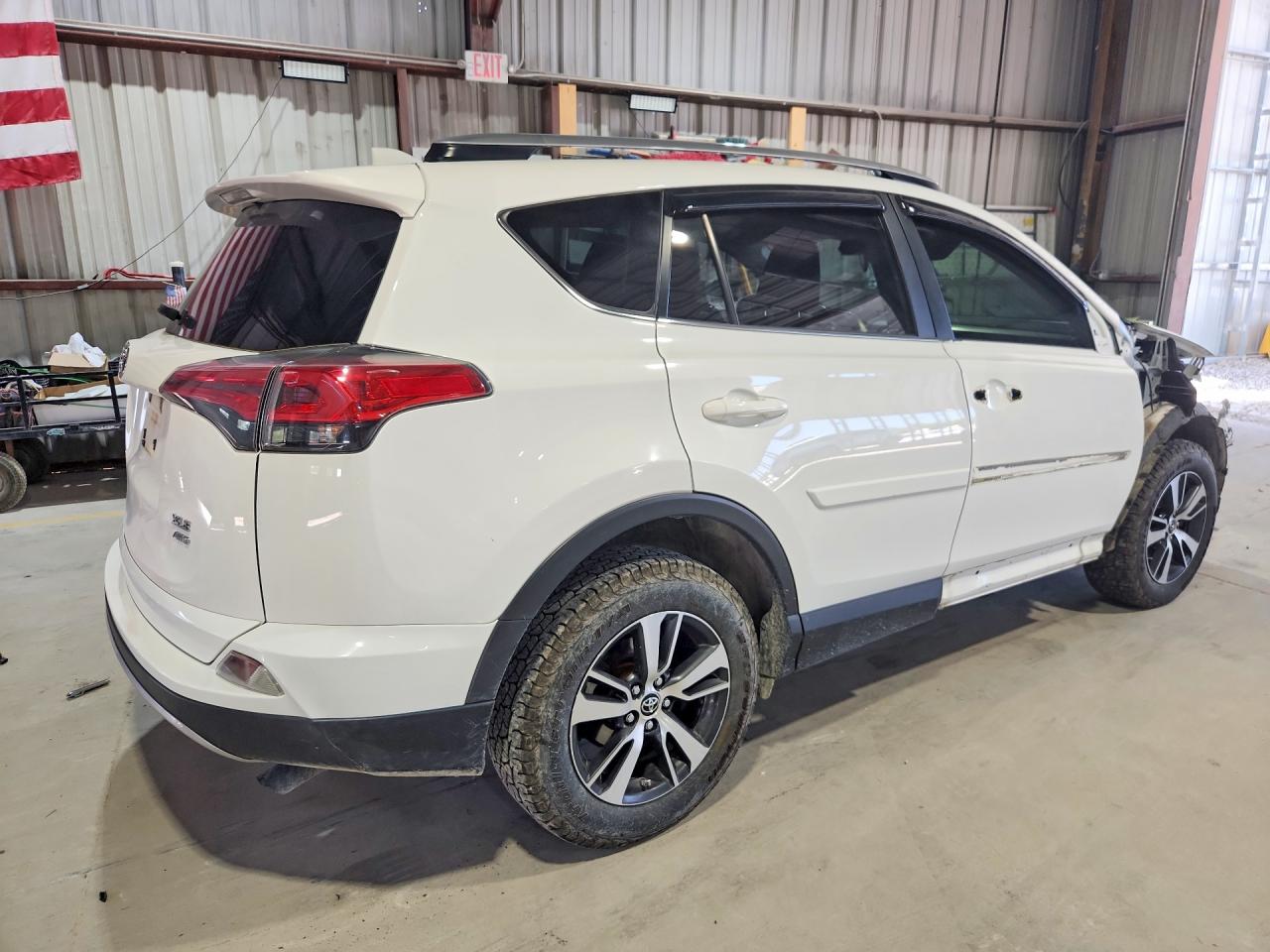 2018 TOYOTA RAV4 XLE — снимка 3