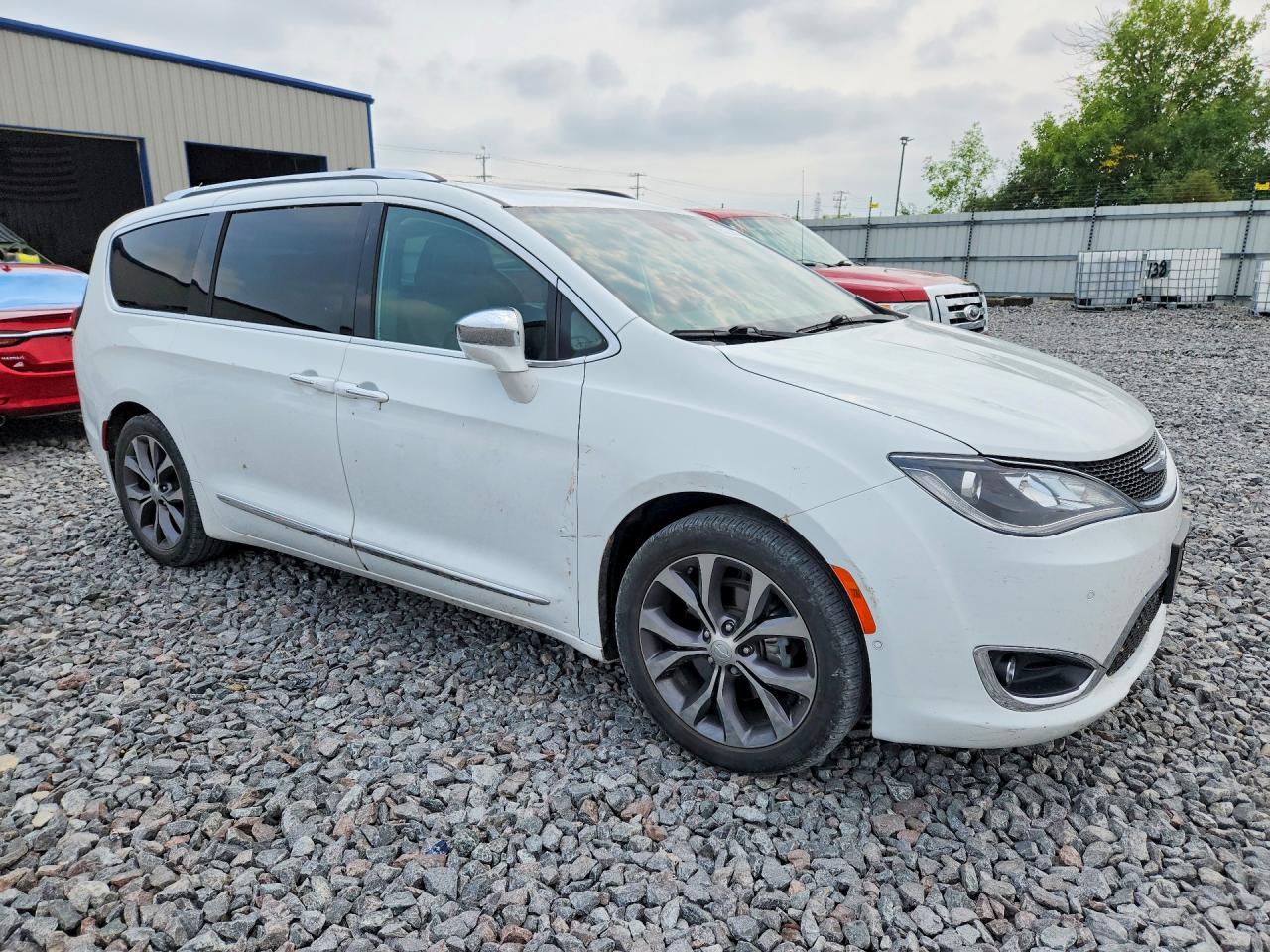 2017 CHRYSLER PACIFICA LIMITED — снимка 4