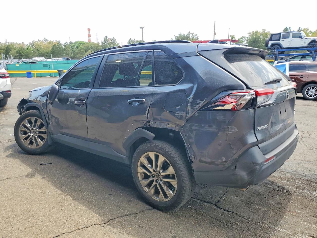 2021 TOYOTA RAV4 XLE PREMIUM — снимка 2