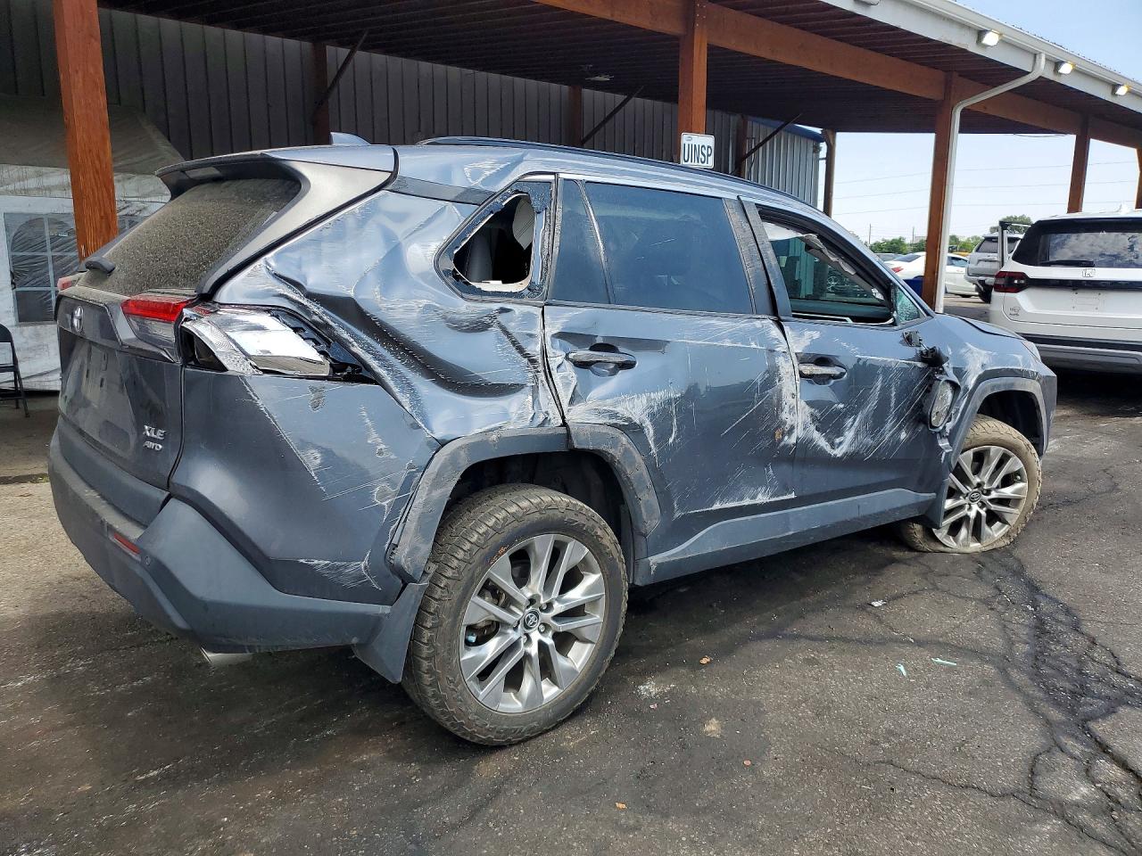 2021 TOYOTA RAV4 XLE PREMIUM — снимка 3