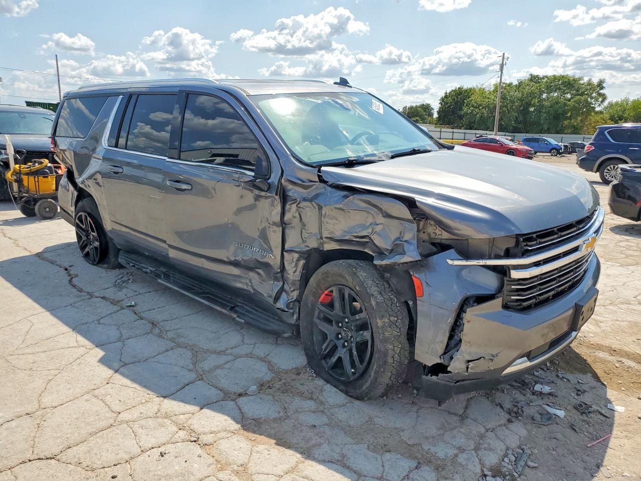 2021 CHEVROLET SUBURBAN C1500 LT — снимка 4