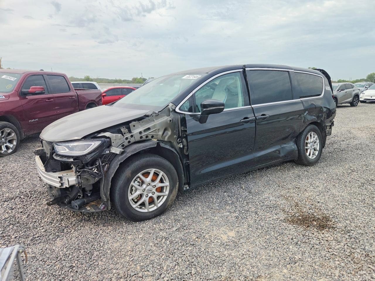 2024 CHRYSLER PACIFICA TOURING L