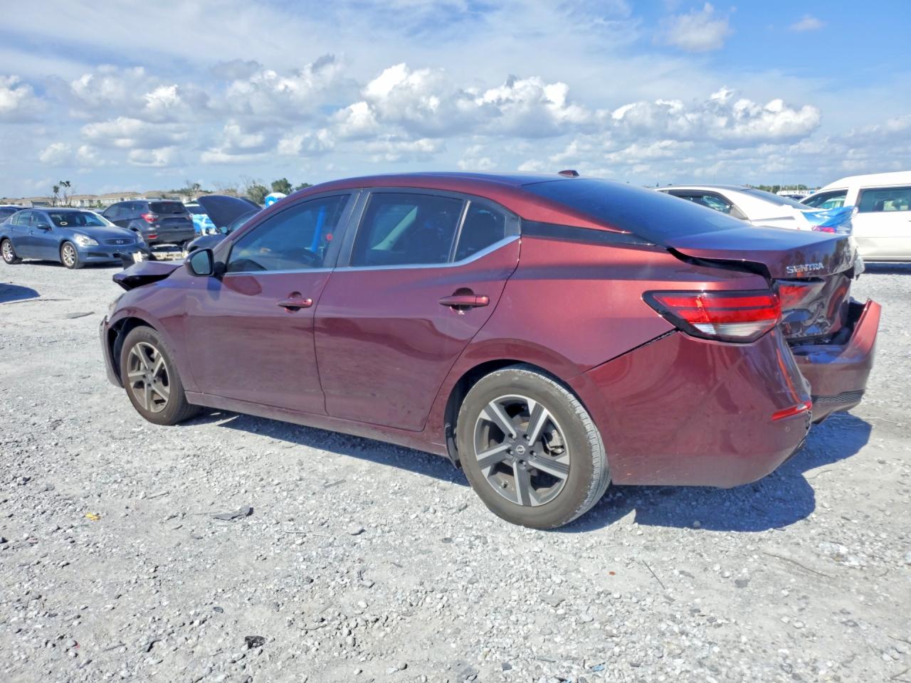 2024 NISSAN SENTRA SV — снимка 2
