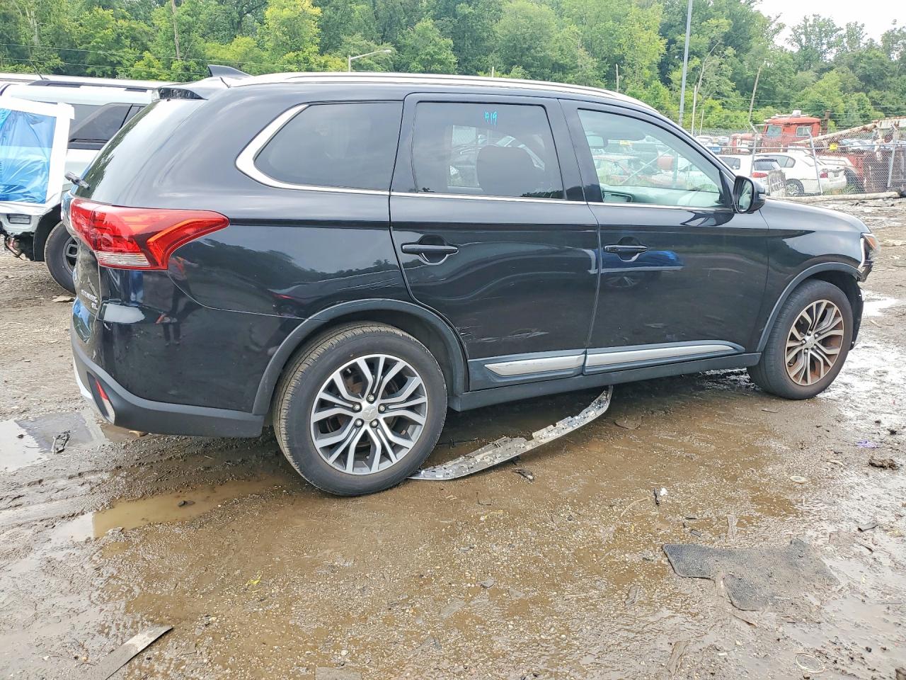2017 MITSUBISHI OUTLANDER SE — photo 3
