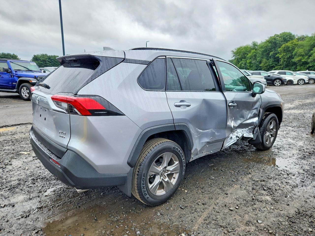 2024 TOYOTA RAV4 XLE — снимка 3