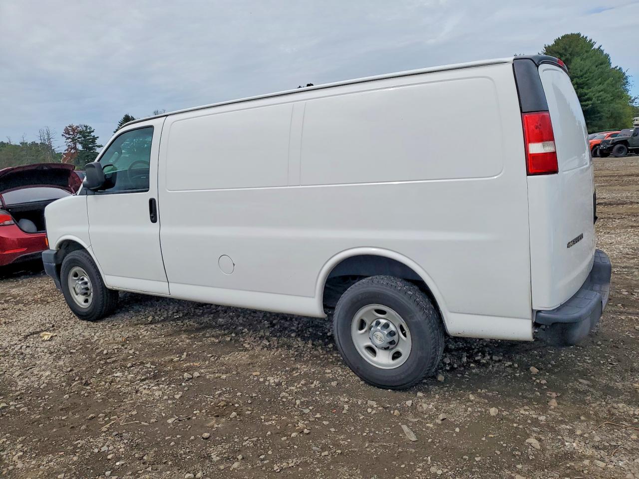 2017 CHEVROLET EXPRESS G3500 — снимка 2