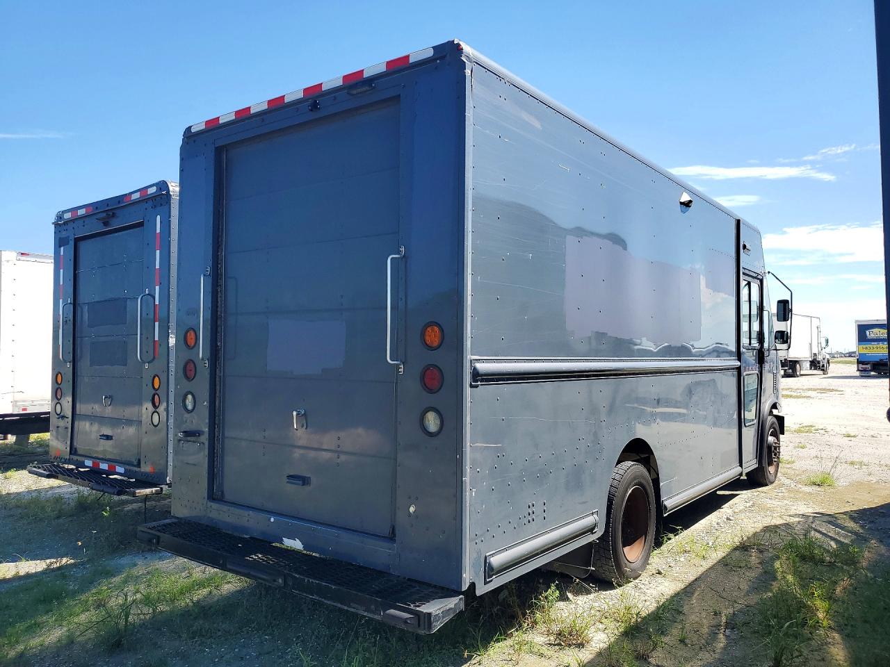 2021 FORD F59 — photo 3