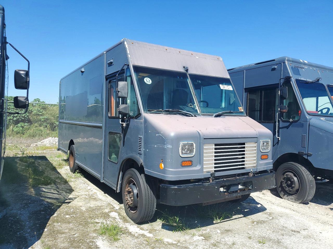 2021 FORD F59 — photo 4