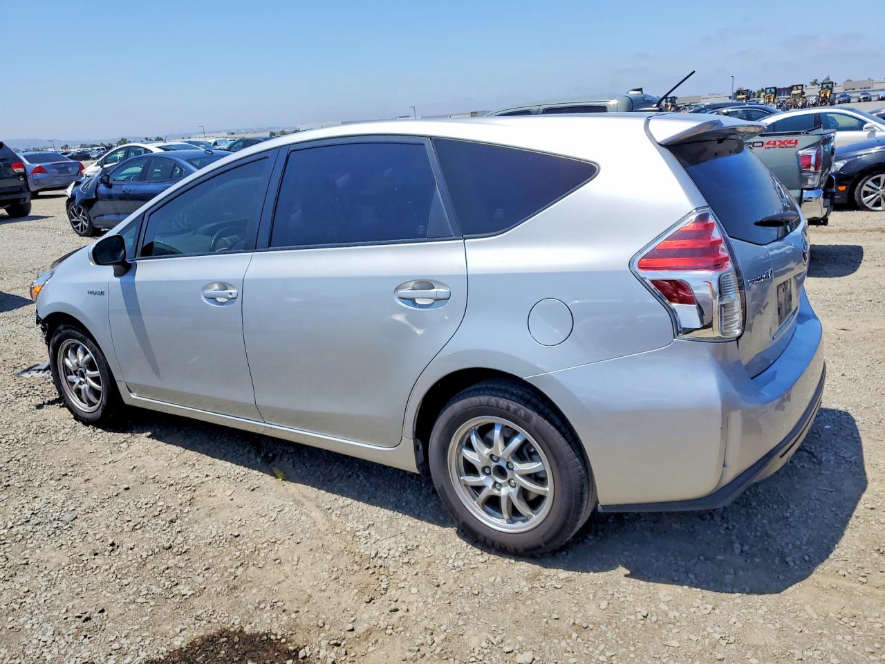 2017 TOYOTA PRIUS V THREE — снимка 2